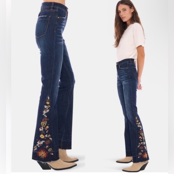 Ashley Mason Denim - Ashley Mason|Western Floral Embroidered Blue flare Jeans,size 7/28•••cowgirl